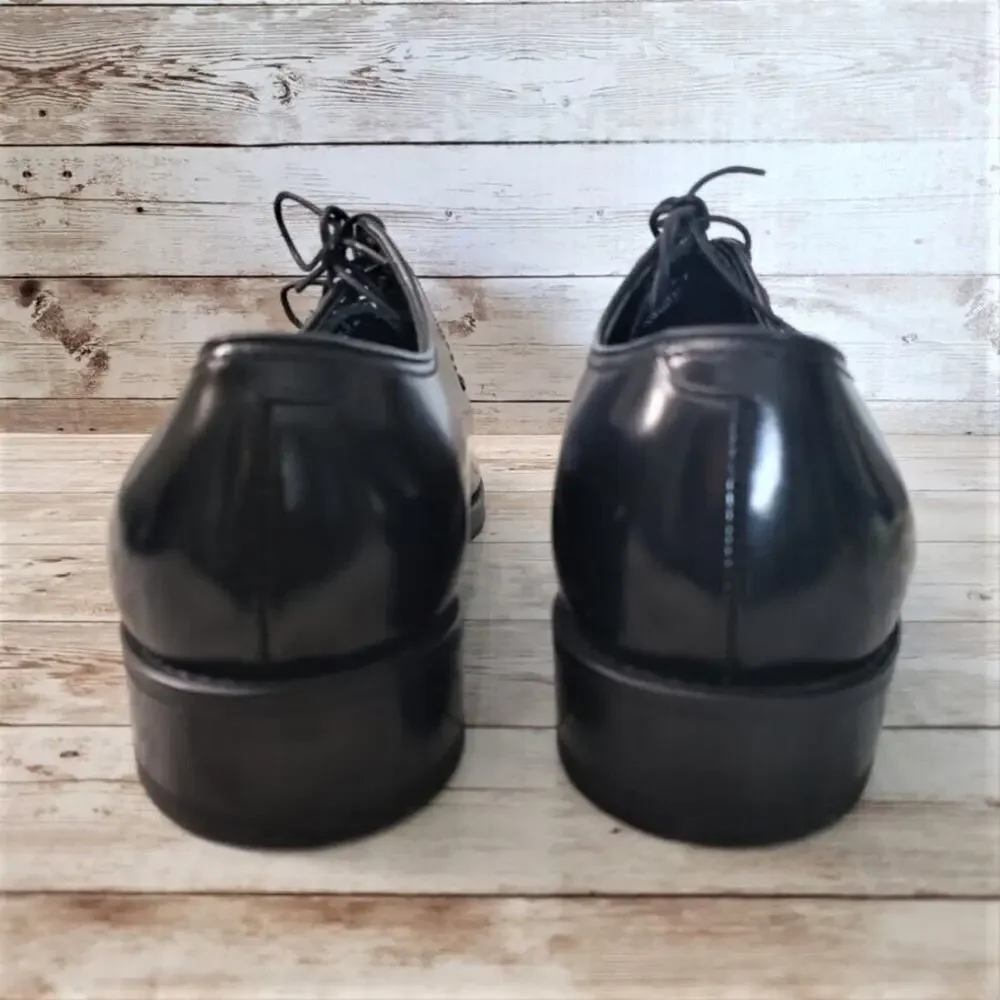 Florsheim Men's Derby Leather Black **One Shoe is Size 7.5, One is Size 8** - Picture 8 of 10